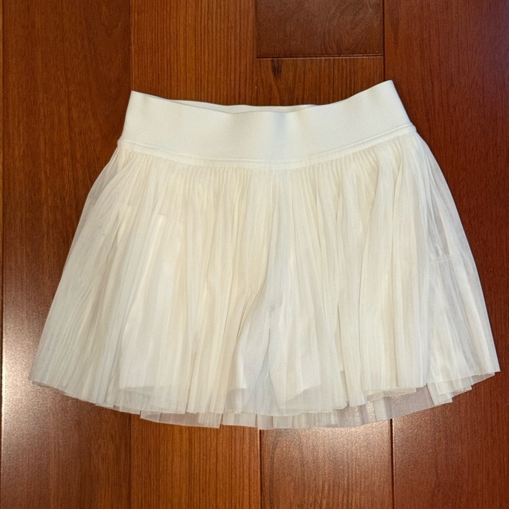 Lululemon white pleated tennis skort